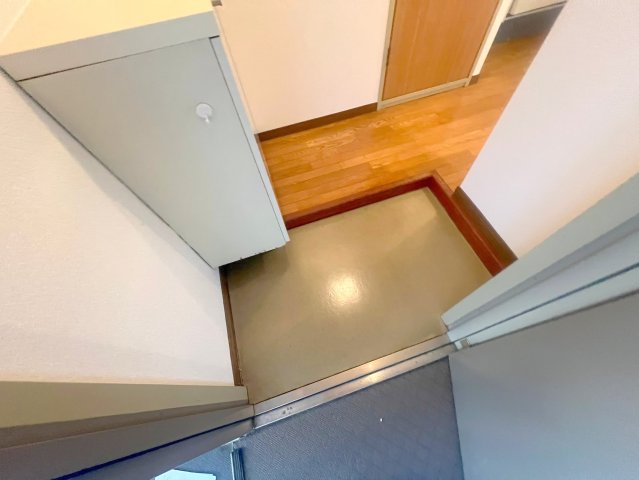 玄関　落ち着いたおしゃれな玄関です。