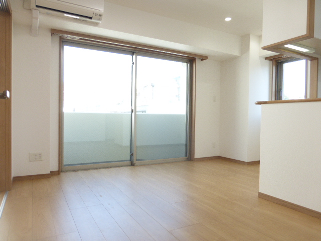居室・リビング　内観※別部屋参考写真