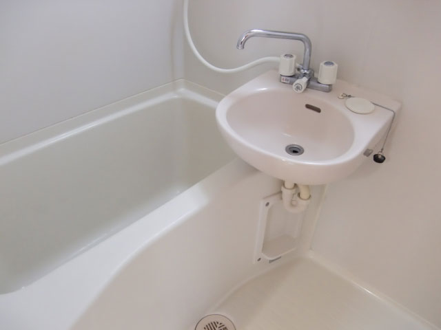 バス・シャワールーム　お風呂とトイレは別になってます