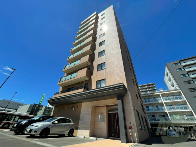 建物外観　札幌市北区北２２条西「Ｃｏｍｏｄｏ２２」