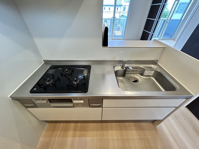 キッチン　別部屋参考写真です