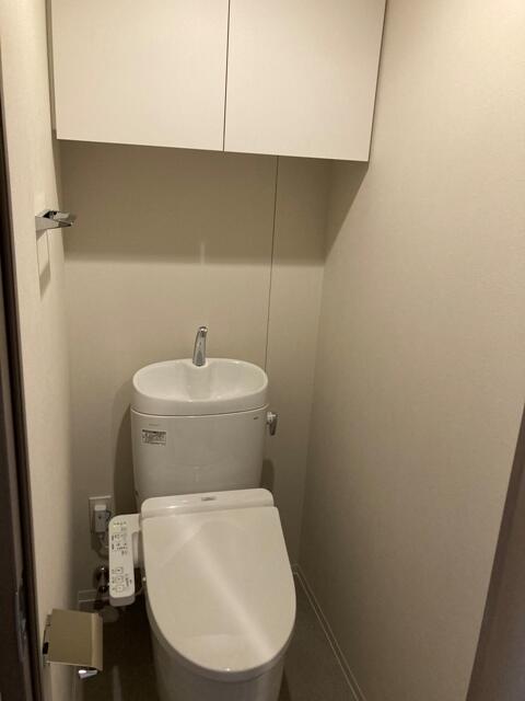 トイレ　※写真は同タイプ住戸です。