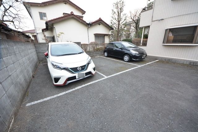 駐車場　駐車場