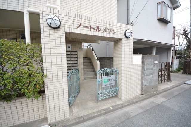 エントランス　エントランス