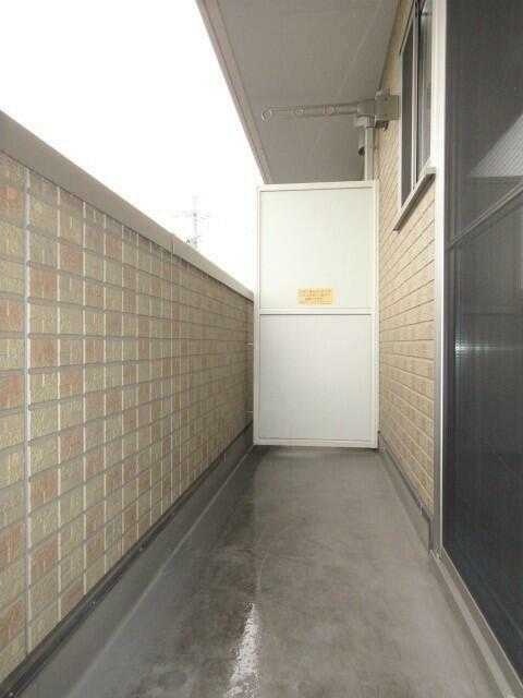 バルコニー　写真は別の部屋のものです。
