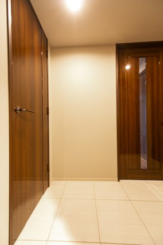 玄関　※写真は同タイプ住戸です。