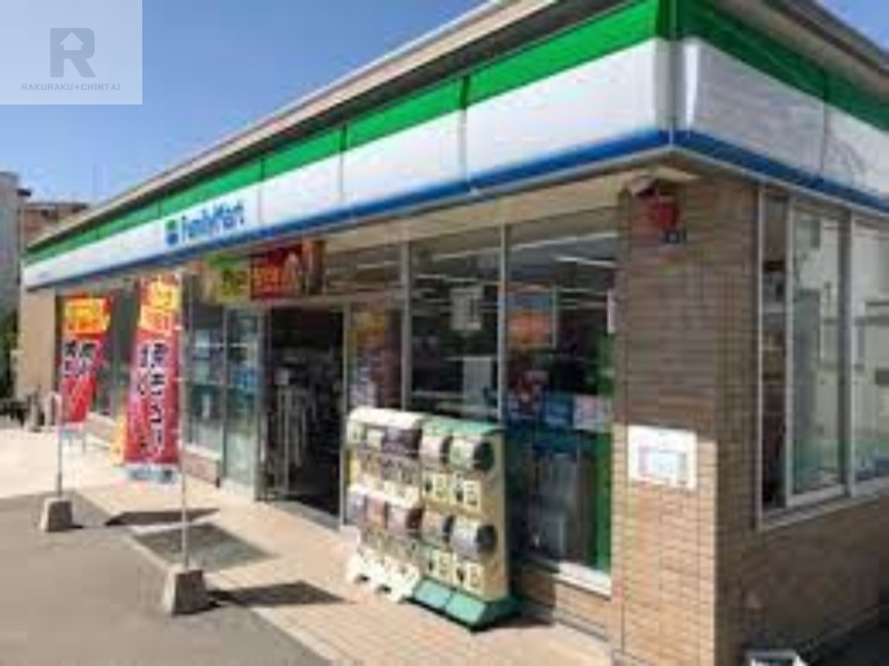 コンビニ　ファミリーマート吹田江坂五丁目店（コンビニ）まで247m