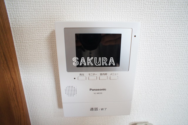 セキュリティ　女性の方でも安心のモニター付きインターフォン♪