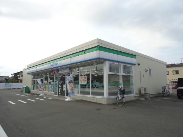 コンビニ　ファミリーマート女池上山四丁目店（コンビニ）まで1042m