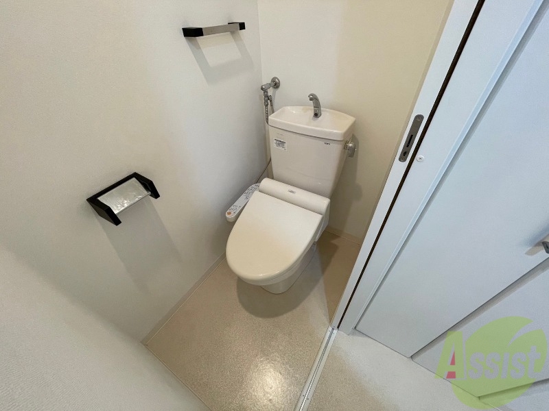 トイレ　こちらはトイレです。清潔感があり、安心して使用できます。