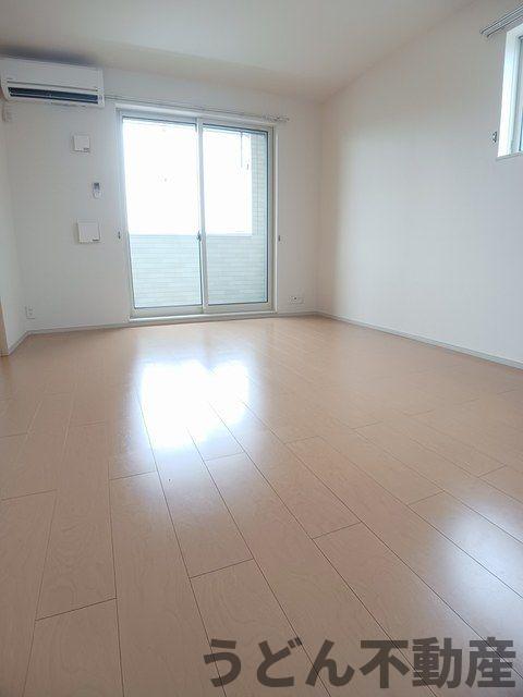 居室・リビング　うどん県のお部屋探しはうどん不動産へ うどんちゃんとLINE