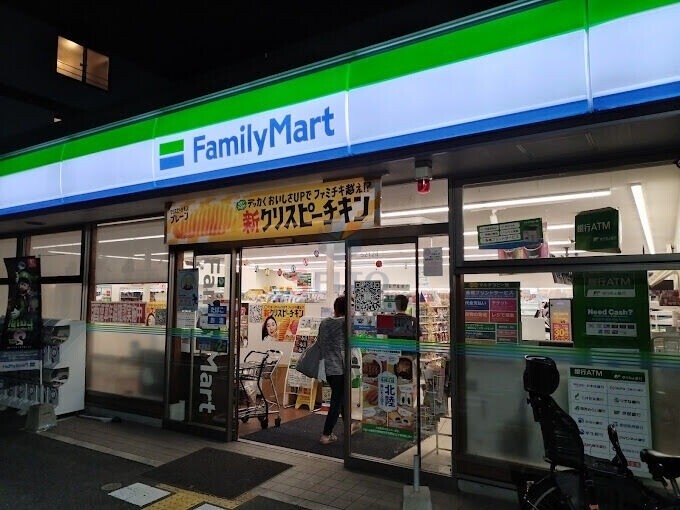 コンビニ　ファミリーマート 吹田豊津町店（コンビニ）まで388m