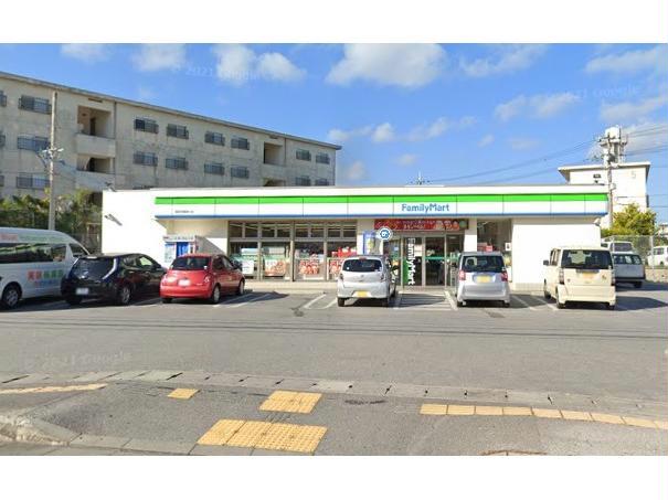 コンビニ　ファミリーマート浦添学園通り店（コンビニ）まで562m