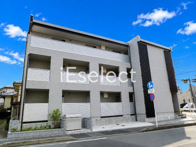 建物外観　２０１４年８月築のマンションです