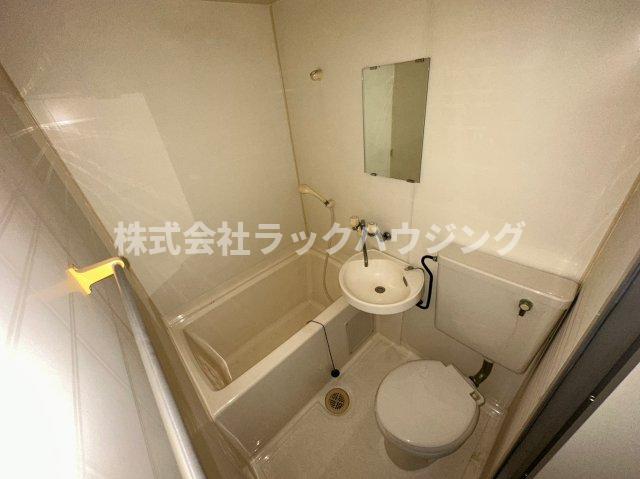 トイレ　【お部屋探しはラックハウジングにお問合せ下さいませ】