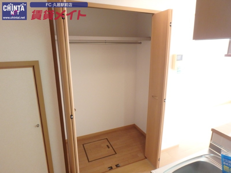 収納　別部屋参考写真です