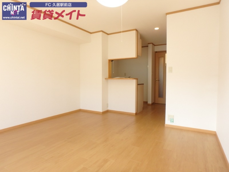 居室・リビング　別部屋参考写真です