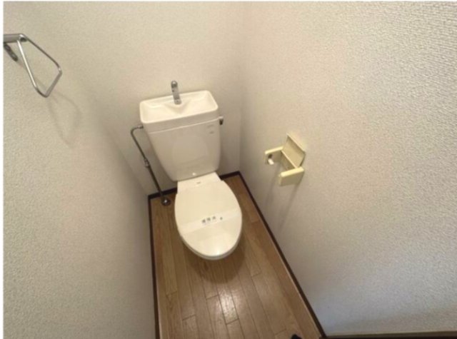 トイレ　※他号室の参考写真です。