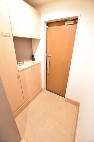 玄関　同物件、別号室の写真です。