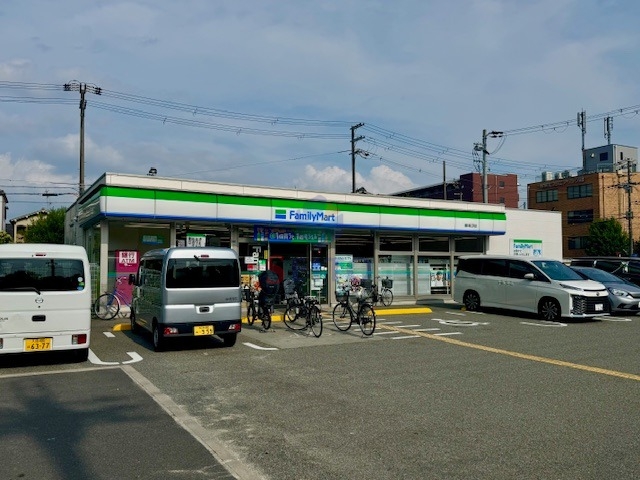 コンビニ　ファミリーマート 豊中島江町店（コンビニ）まで340m