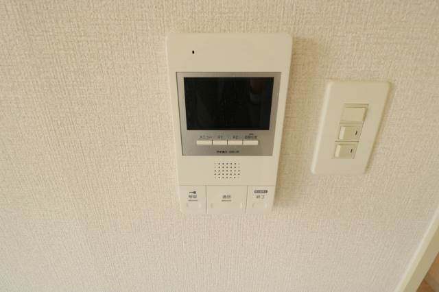 セキュリティ　モニター付きインターホンで安心です♪