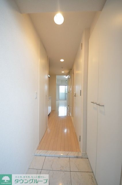 玄関　※同室反転タイプ参考写真