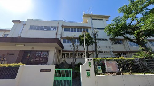 中学校　川崎市立臨港中学校（中学校）まで697m