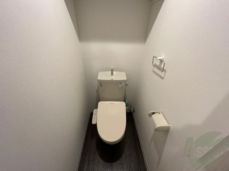 トイレ　こちらはトイレです。清潔感があり、安心して使用できます。