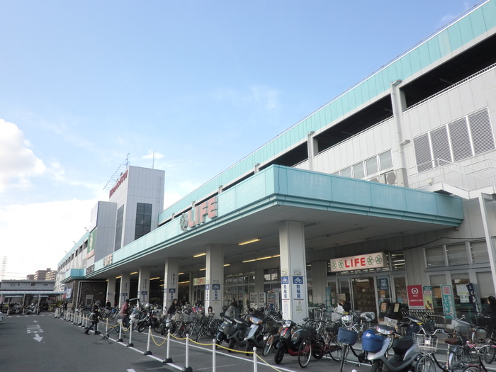 スーパー　ライフ（スーパー）まで380m