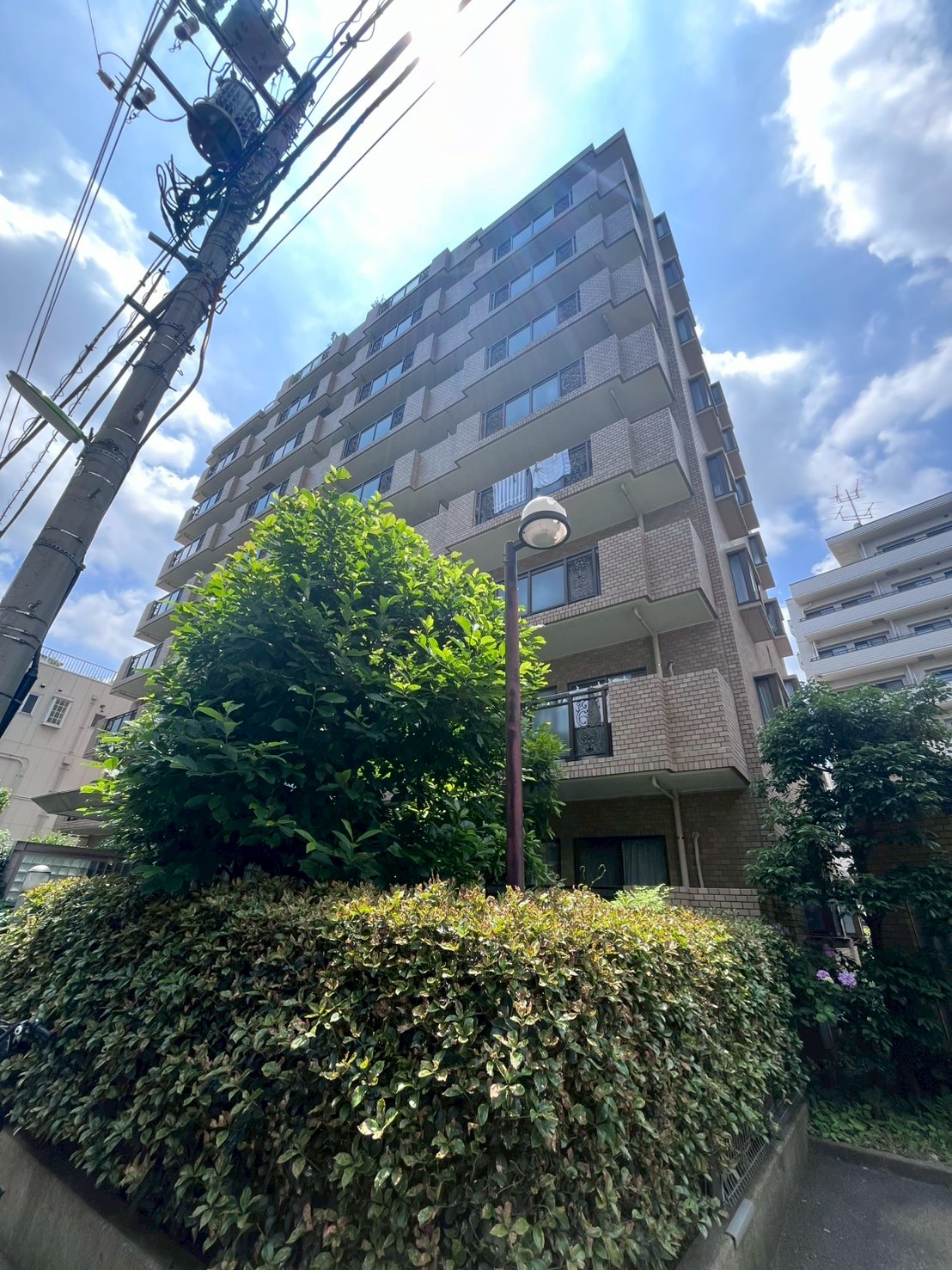 建物外観　分譲仕様マンション！日当たりよく騒音も気になりません！
