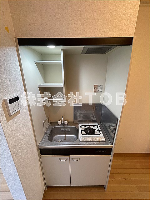 キッチン　※クリーニング中の写真※別部屋参考写真