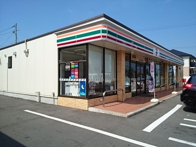 コンビニ　セブンイレブン（コンビニ）まで800m