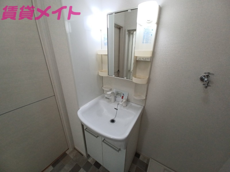 洗面設備　同物件別部屋の写真