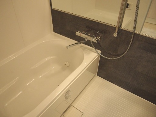 バス・シャワールーム　綺麗なバスルームでゆっくりできそうです＾＾