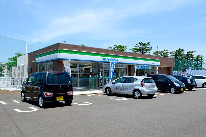 コンビニ　ファミリーマート上越南新町店（コンビニ）まで178m