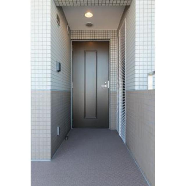 玄関　※写真は同タイプ住戸です。