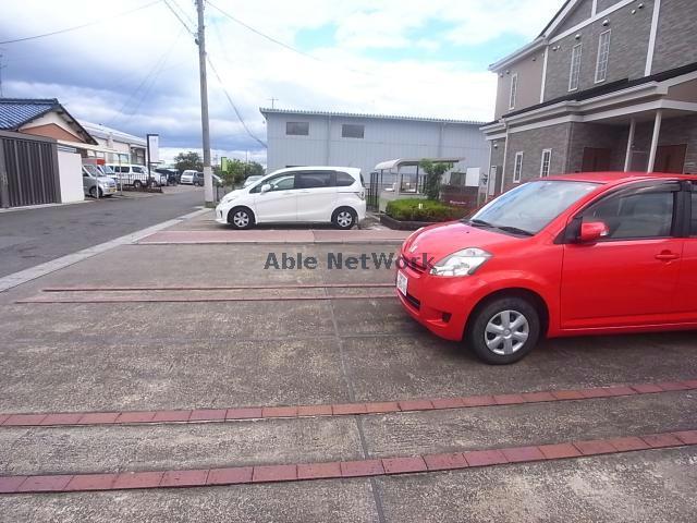 駐車場　駐車場