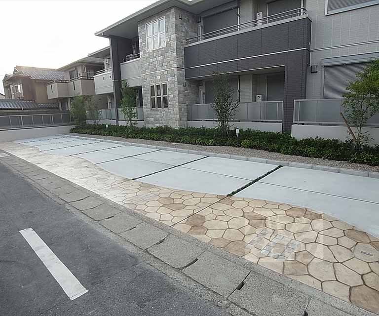 駐車場　駐車場