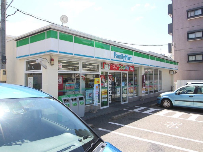 コンビニ　ファミリーマート　名東藤が丘店（コンビニ）まで161m