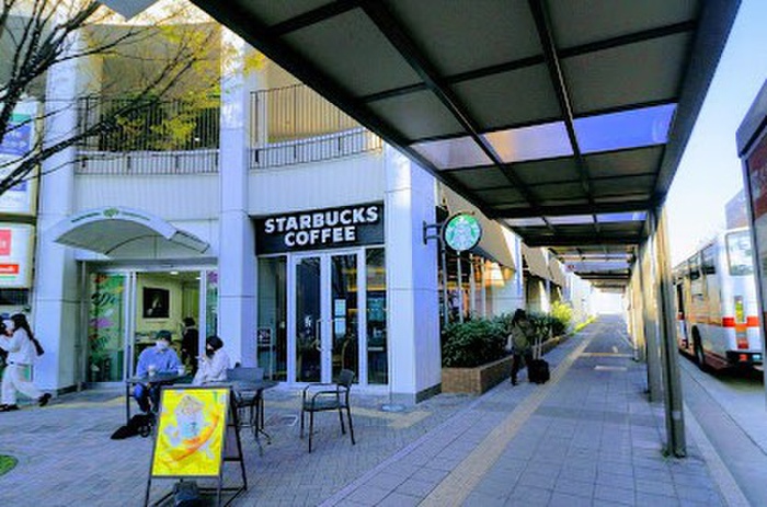 飲食店　スターバックスコーヒー 藤が丘effe店（飲食店）まで375m