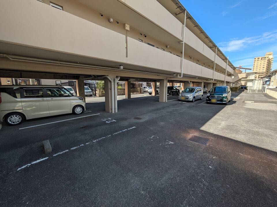 駐車場　駐車場