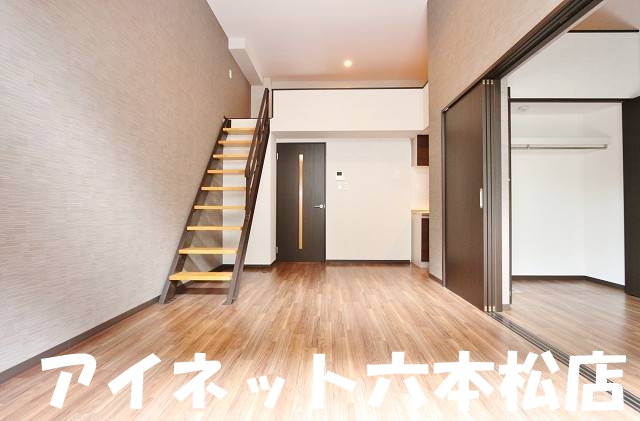 居室・リビング　広く活用出来るデザイナーズ物件です