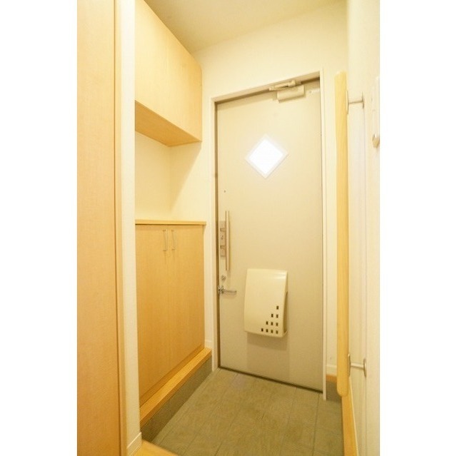 玄関　下駄箱収納あります♪
