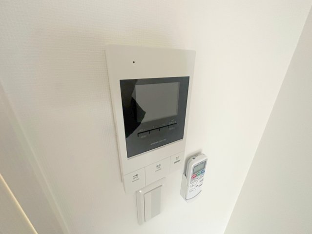 セキュリティ　TVモニターホンで来客が誰か確認してから開けて下さいね