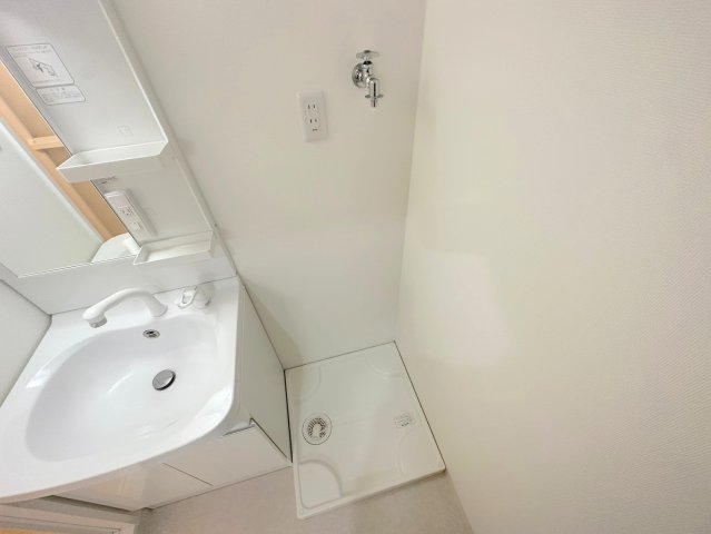 その他設備　嬉しい室内洗濯機置場。これで洗濯機も長持ちしますね。