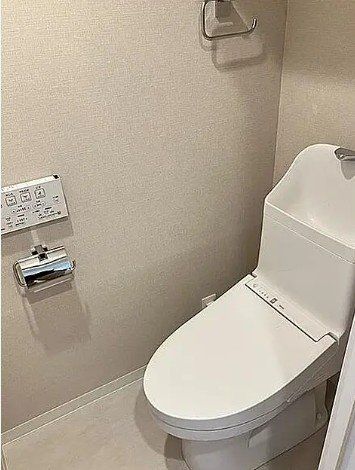 トイレ　※別号室の参考写真です