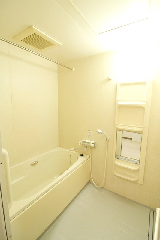 バス・シャワールーム　※別部屋参考写真