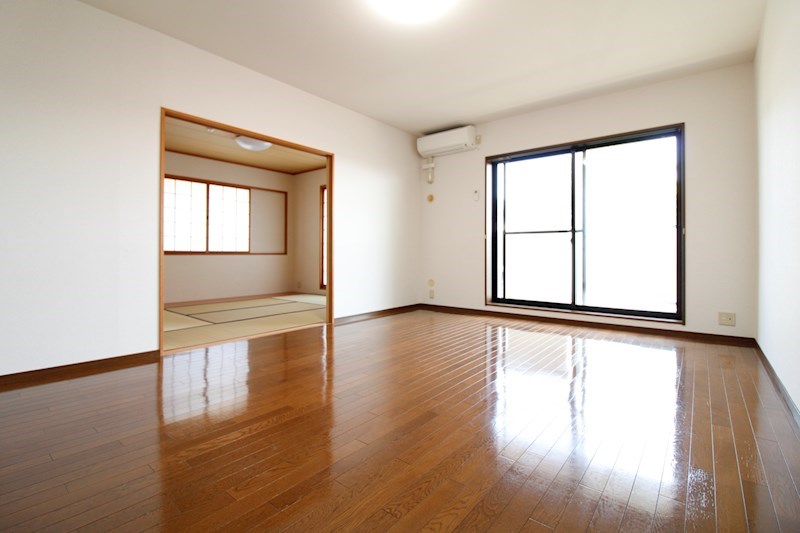 居室・リビング　※別部屋参考写真