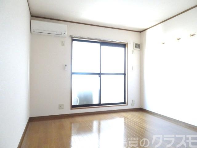 居室・リビング　明るいお部屋です♪