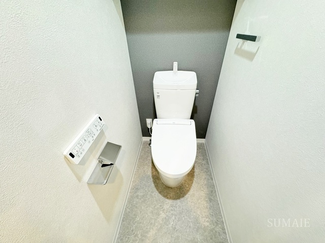 トイレ　温水洗浄便座付きトイレです☆